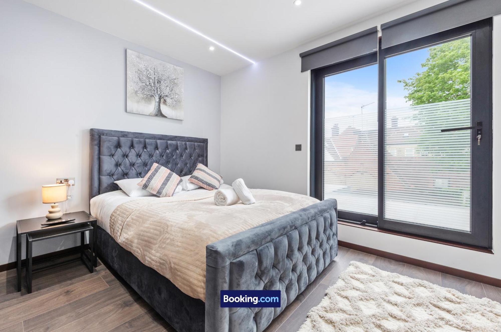 Stylish Studio Apt By Stay Smart Short Lets & Serviced Accommodation Woodstock With Free Wifi Londra Exterior foto